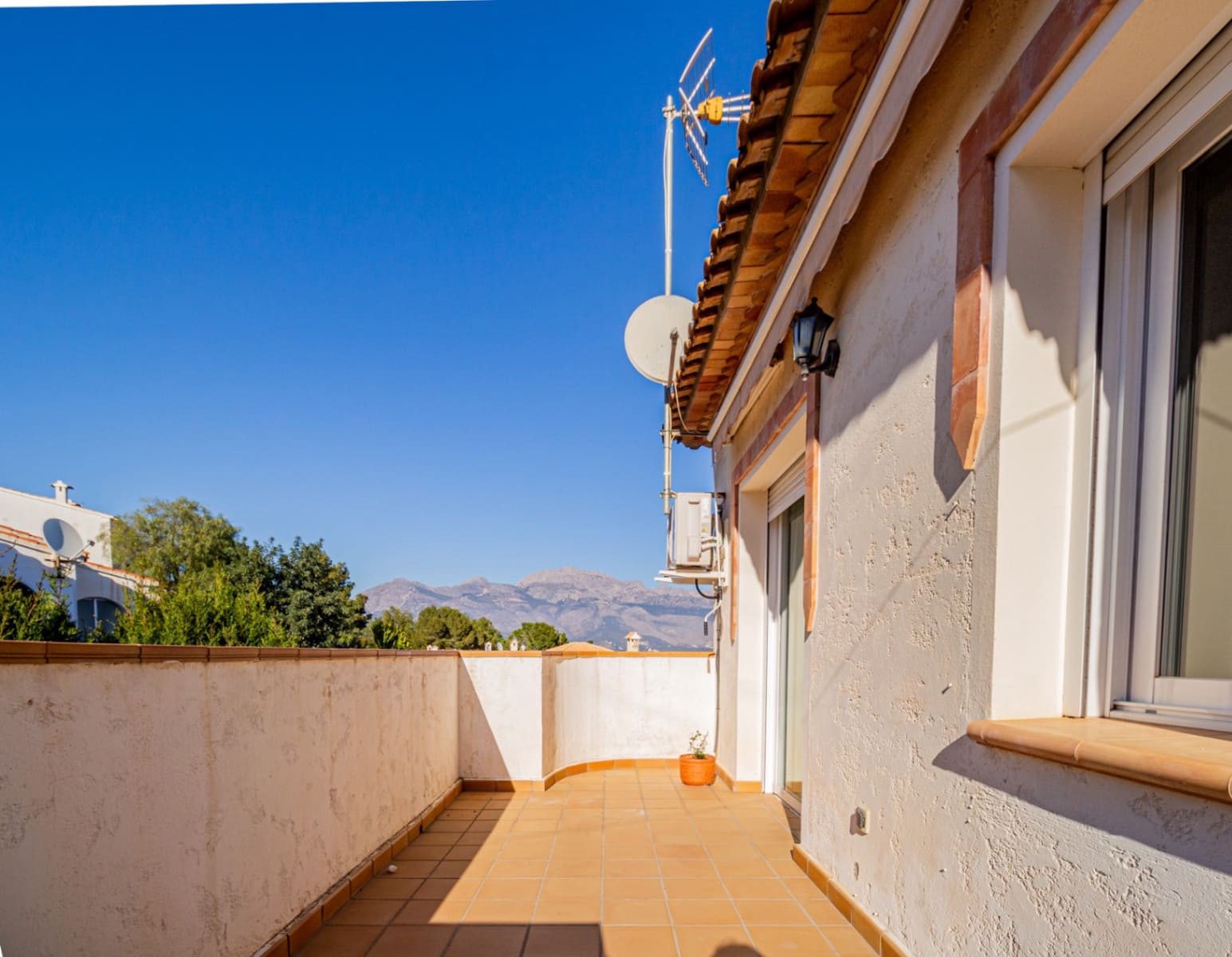 2 bedroom Semi-detached Villa for sale in La Nucia with pool - € 260,000 (Ref: 9584603)