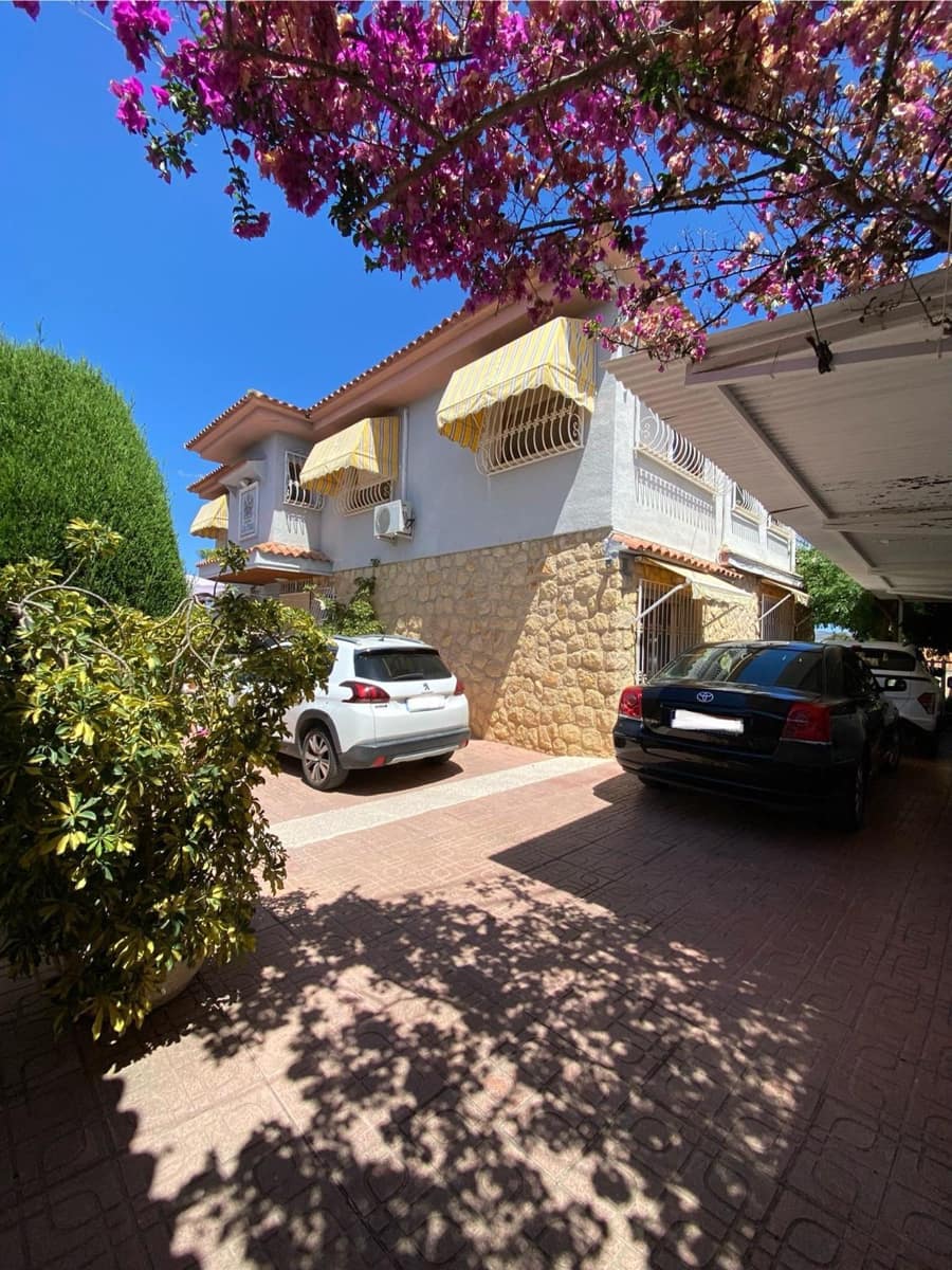 6 makuuhuone Huvila myytävänä paikassa La Nucia mukana uima-altaan 
autotalli - 625 000 € (Ref: 9598087)