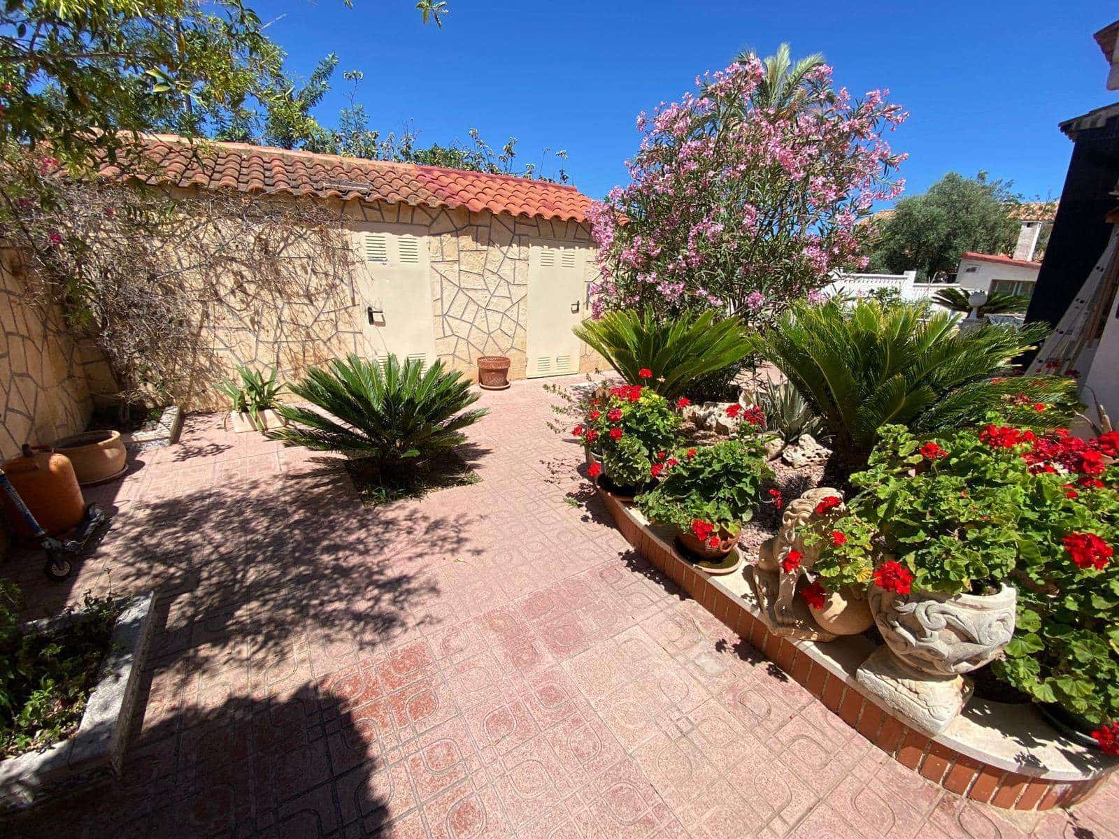 6 makuuhuone Huvila myytävänä paikassa La Nucia mukana uima-altaan 
autotalli - 625 000 € (Ref: 9598087)