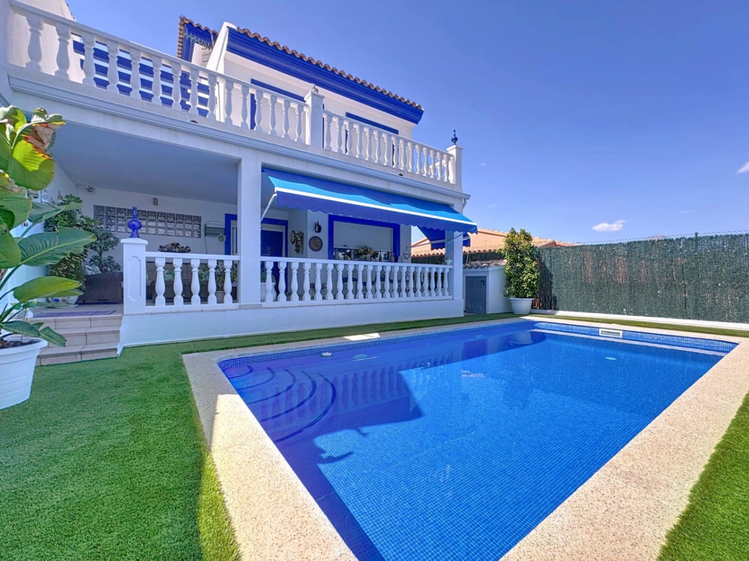 4 quarto Moradia Geminada para venda em Albir com piscina garagem - 600 000 € (Ref: 9603434)