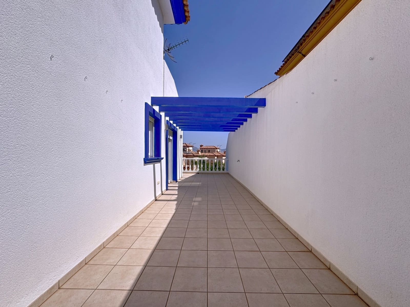 4 quarto Moradia Geminada para venda em Albir com piscina garagem - 600 000 € (Ref: 9603434)