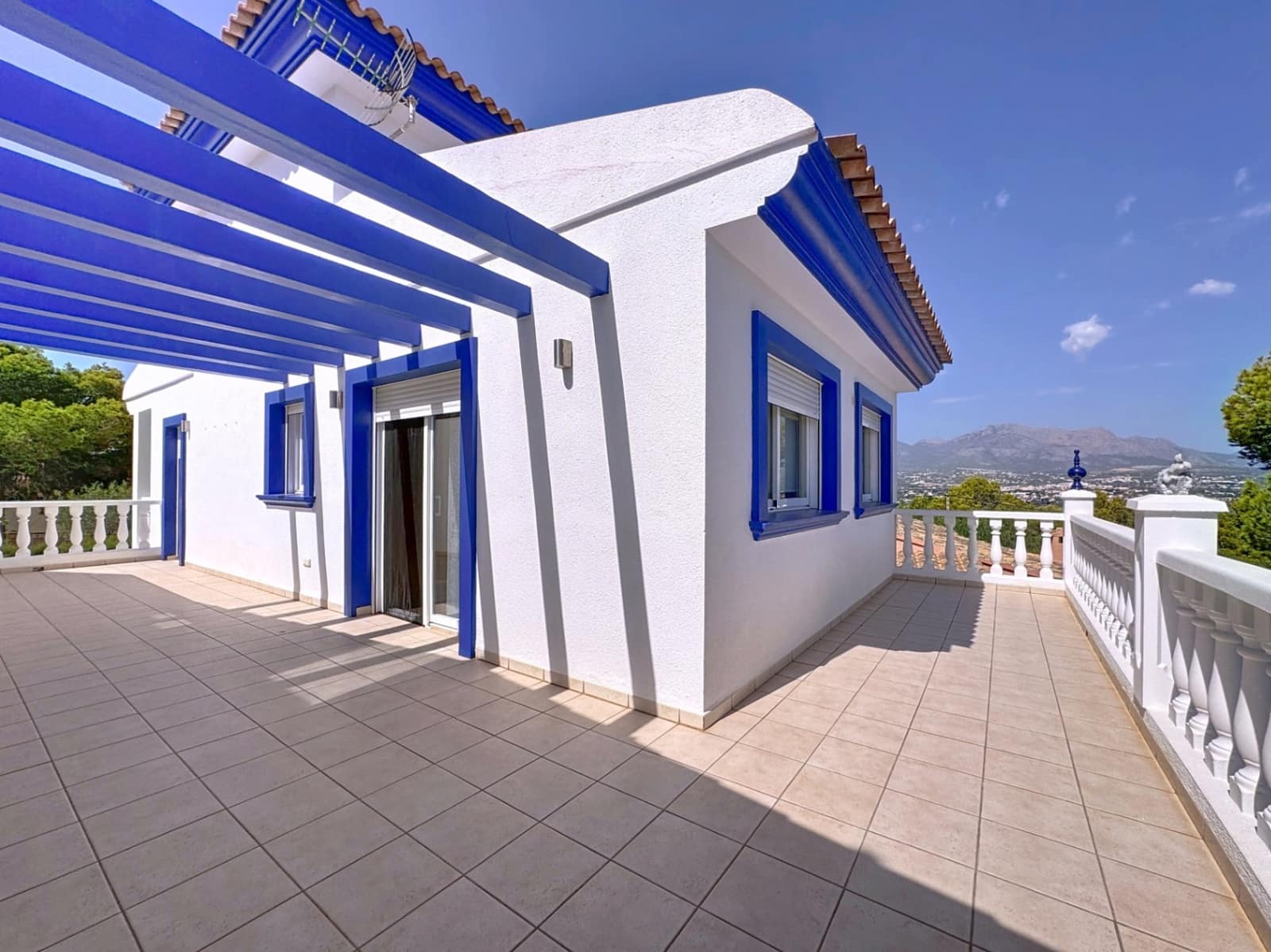 4 quarto Moradia Geminada para venda em Albir com piscina garagem - 600 000 € (Ref: 9603434)