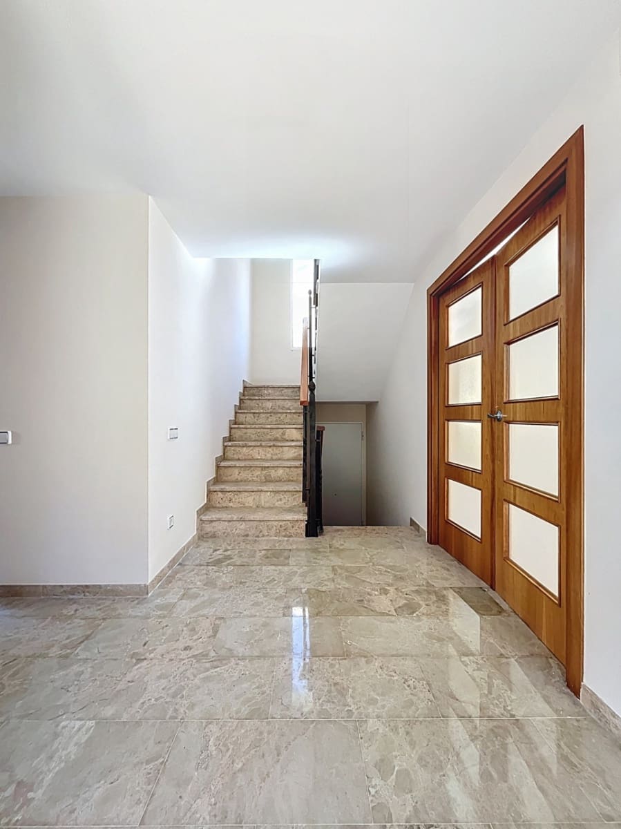 6 Zimmer Villa zu verkaufen in Benidorm mit Pool Garage - 970.000 € (Ref: 9606571)