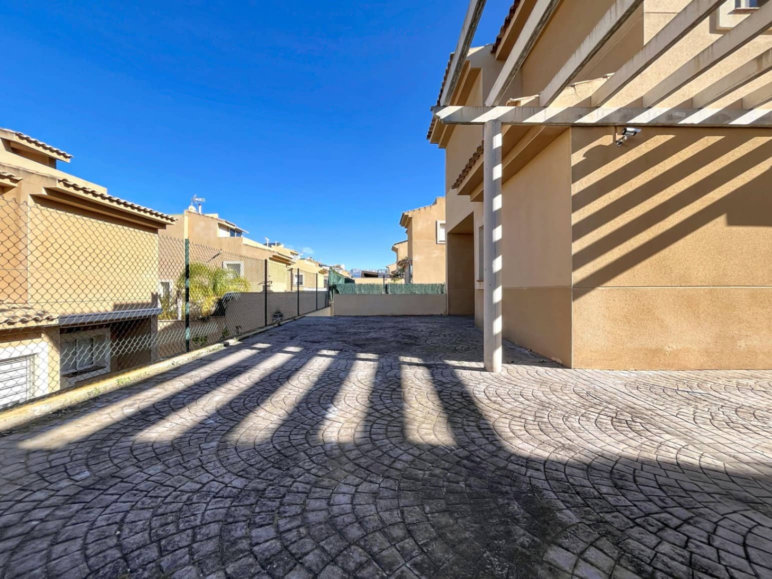 6 Zimmer Villa zu verkaufen in Benidorm mit Pool Garage - 970.000 € (Ref: 9606571)