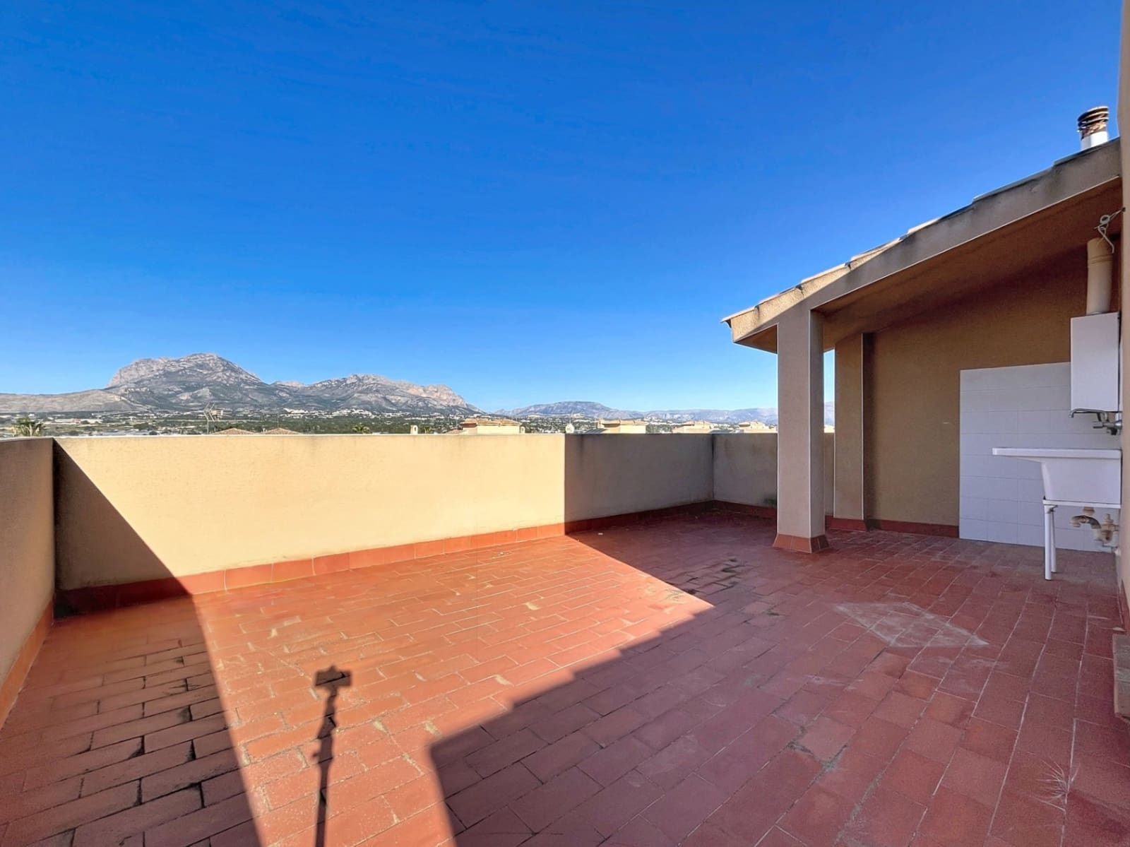 6 Zimmer Villa zu verkaufen in Benidorm mit Pool Garage - 970.000 € (Ref: 9606571)