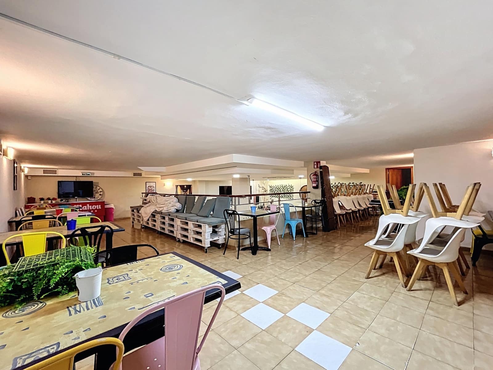 Erhverv til salg i Altea - € 215.000 (Ref: 9614176)