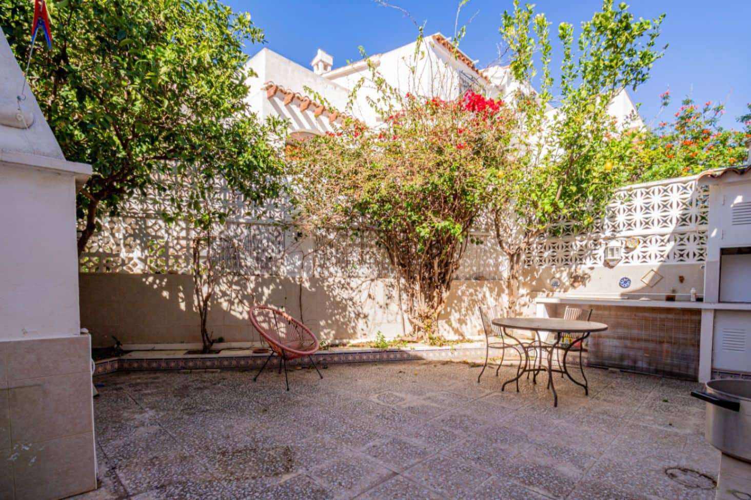 4 makuuhuone Paritalo myytävänä paikassa Alfaz del Pi / L'Alfas del Pi mukana uima-altaan 
autotalli - 347 500 € (Ref: 9618649)