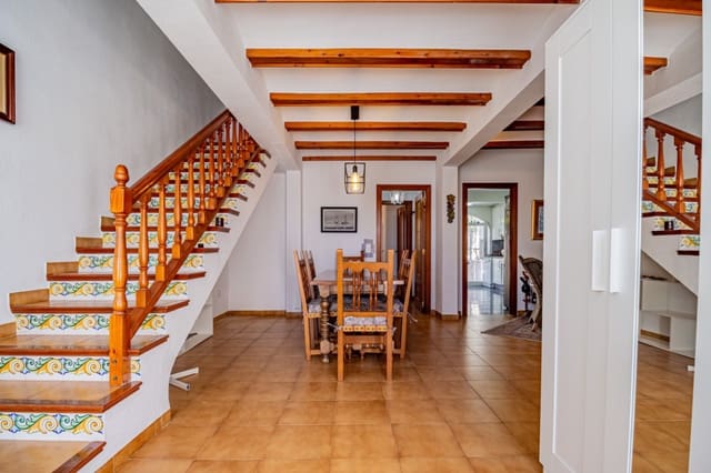 4 makuuhuone Paritalo myytävänä paikassa Pueblo - Urbanizaciones, Alfaz del Pi / L'Alfàs del Pi mukana uima-altaan 
autotalli - 347 500 € (Ref: 9618649)