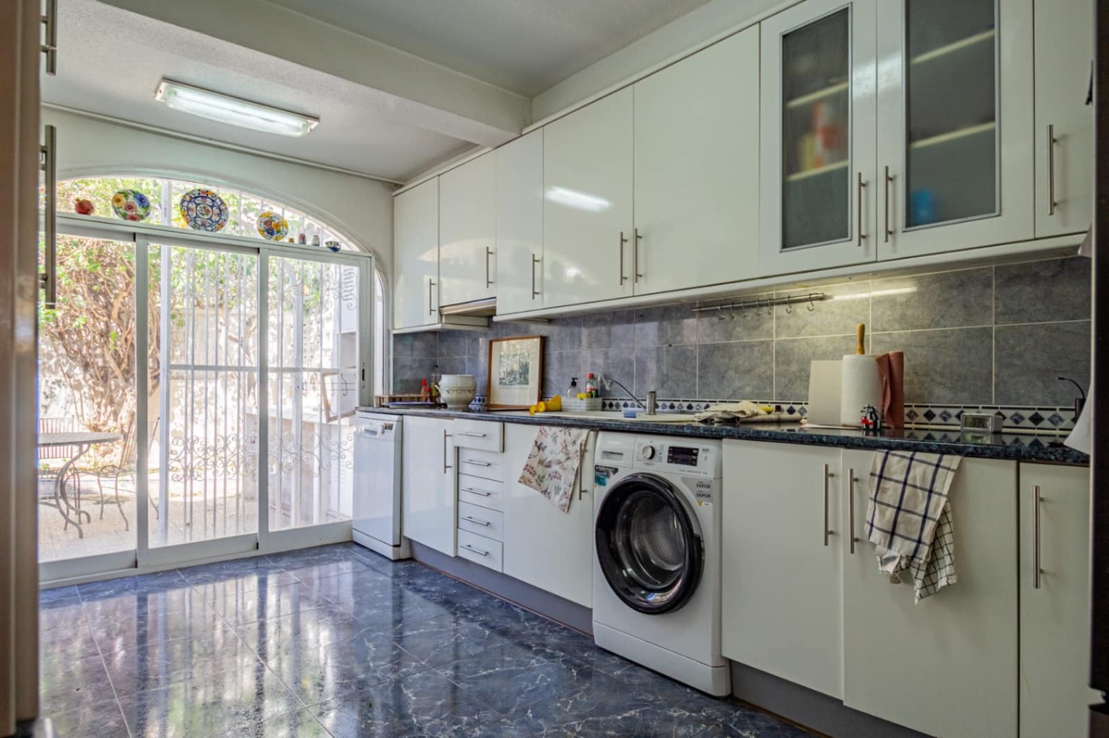 4 makuuhuone Paritalo myytävänä paikassa Alfaz del Pi / L'Alfas del Pi mukana uima-altaan 
autotalli - 347 500 € (Ref: 9618649)