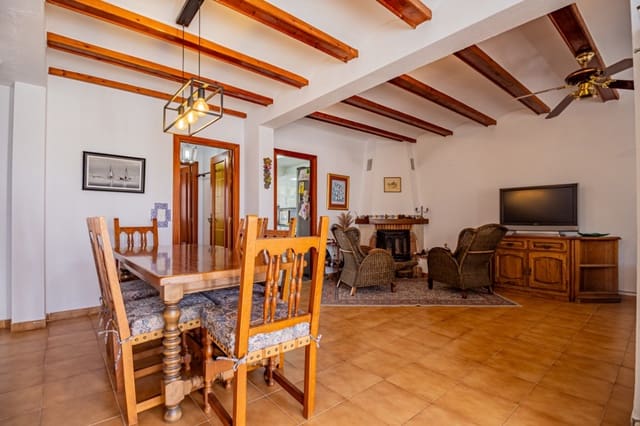 4 makuuhuone Paritalo myytävänä paikassa Pueblo - Urbanizaciones, Alfaz del Pi / L'Alfàs del Pi mukana uima-altaan 
autotalli - 347 500 € (Ref: 9618649)