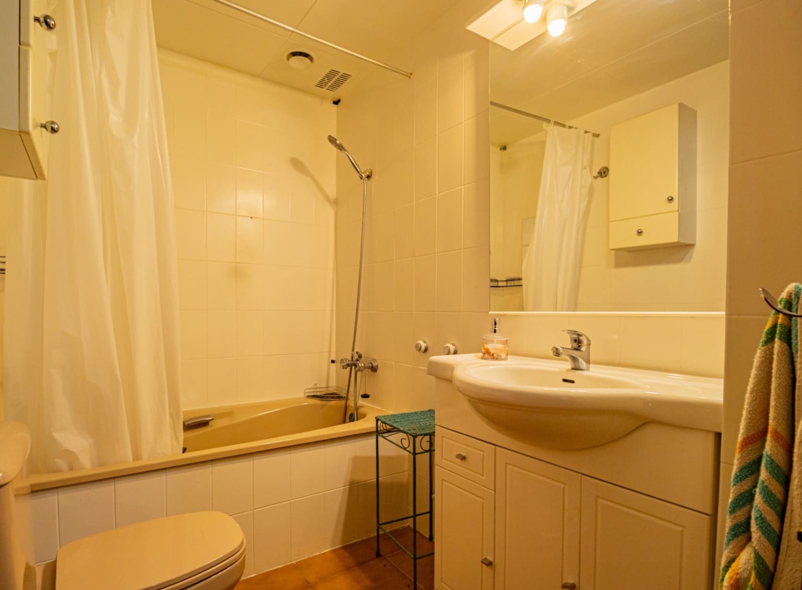 4 makuuhuone Paritalo myytävänä paikassa Alfaz del Pi / L'Alfas del Pi mukana uima-altaan 
autotalli - 347 500 € (Ref: 9618649)