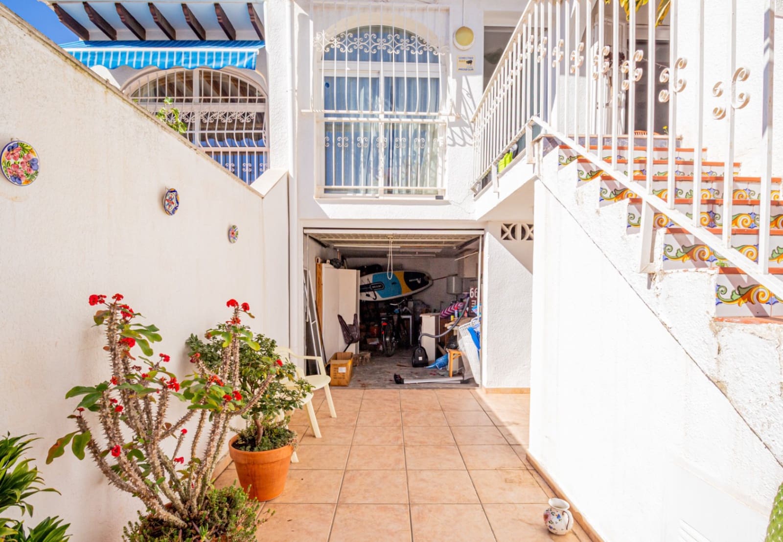 4 makuuhuone Paritalo myytävänä paikassa Alfaz del Pi / L'Alfas del Pi mukana uima-altaan 
autotalli - 347 500 € (Ref: 9618649)