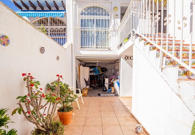 4 makuuhuone Paritalo myytävänä paikassa Pueblo - Urbanizaciones, Alfaz del Pi / L'Alfàs del Pi mukana uima-altaan 
autotalli - 347 500 € (Ref: 9618649)