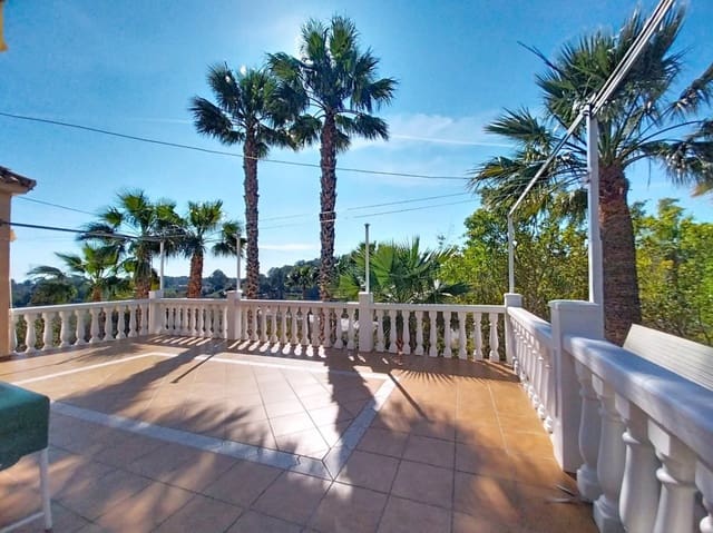 5 soveværelse Villa til salg i La Nucia Pueblo  , La Nucia med garage - € 475.000 (Ref: 9624043)