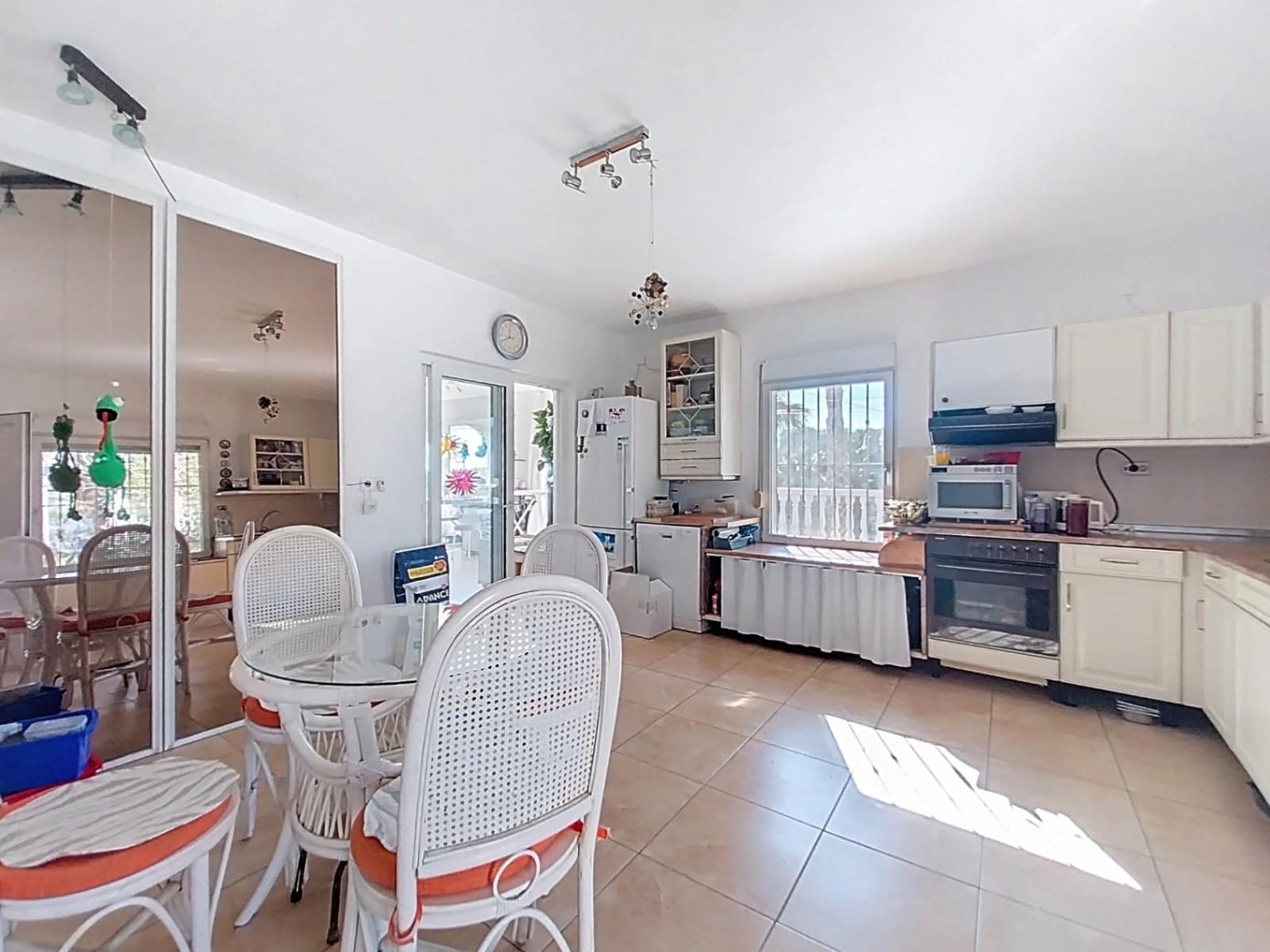 5 soveværelse Villa til salg i La Nucia med garage - € 475.000 (Ref: 9624043)