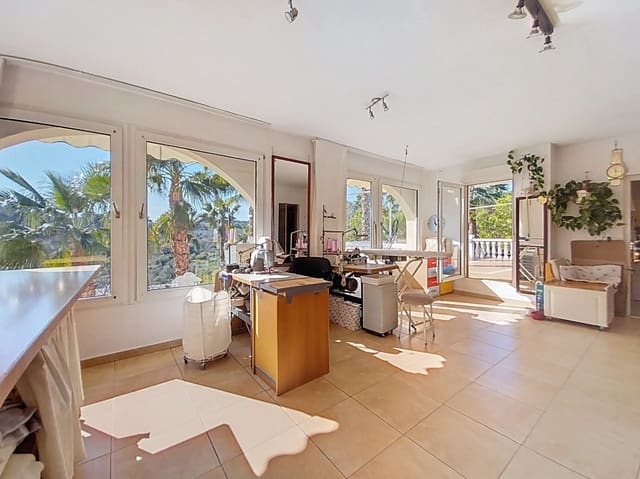 5 soveværelse Villa til salg i La Nucia Pueblo  , La Nucia med garage - € 475.000 (Ref: 9624043)