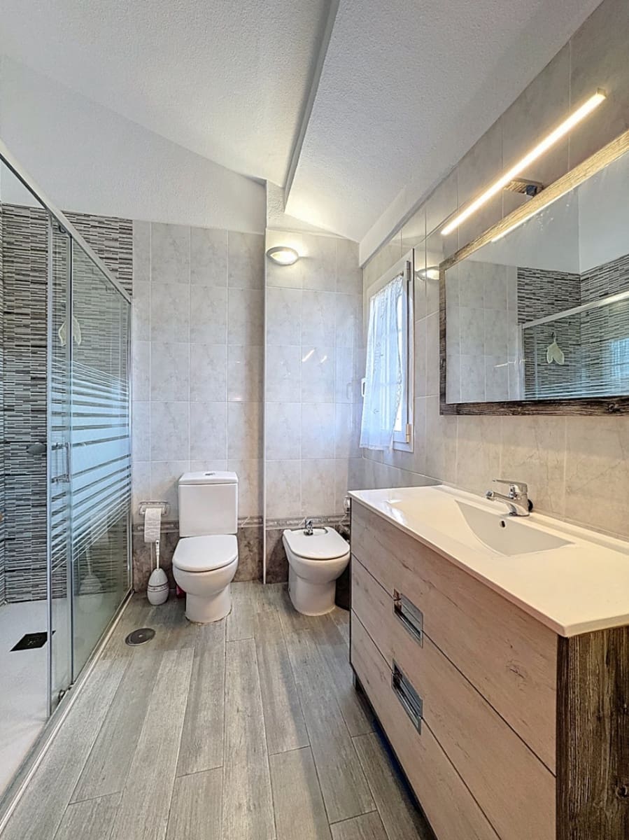 3 makuuhuone Bungalow myytävänä paikassa Albir mukana uima-altaan 
autotalli - 395 000 € (Ref: 9624044)