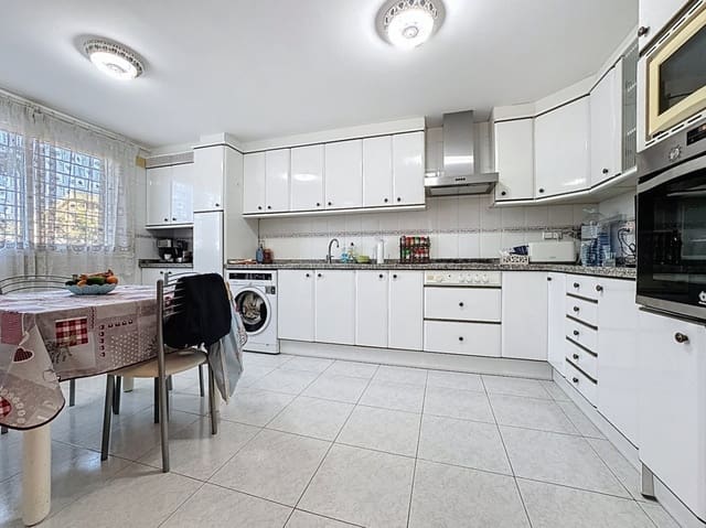 3 makuuhuone Bungalow myytävänä paikassa Albir, Alfaz del Pi / L'Alfàs del Pi mukana uima-altaan 
autotalli - 395 000 € (Ref: 9624044)