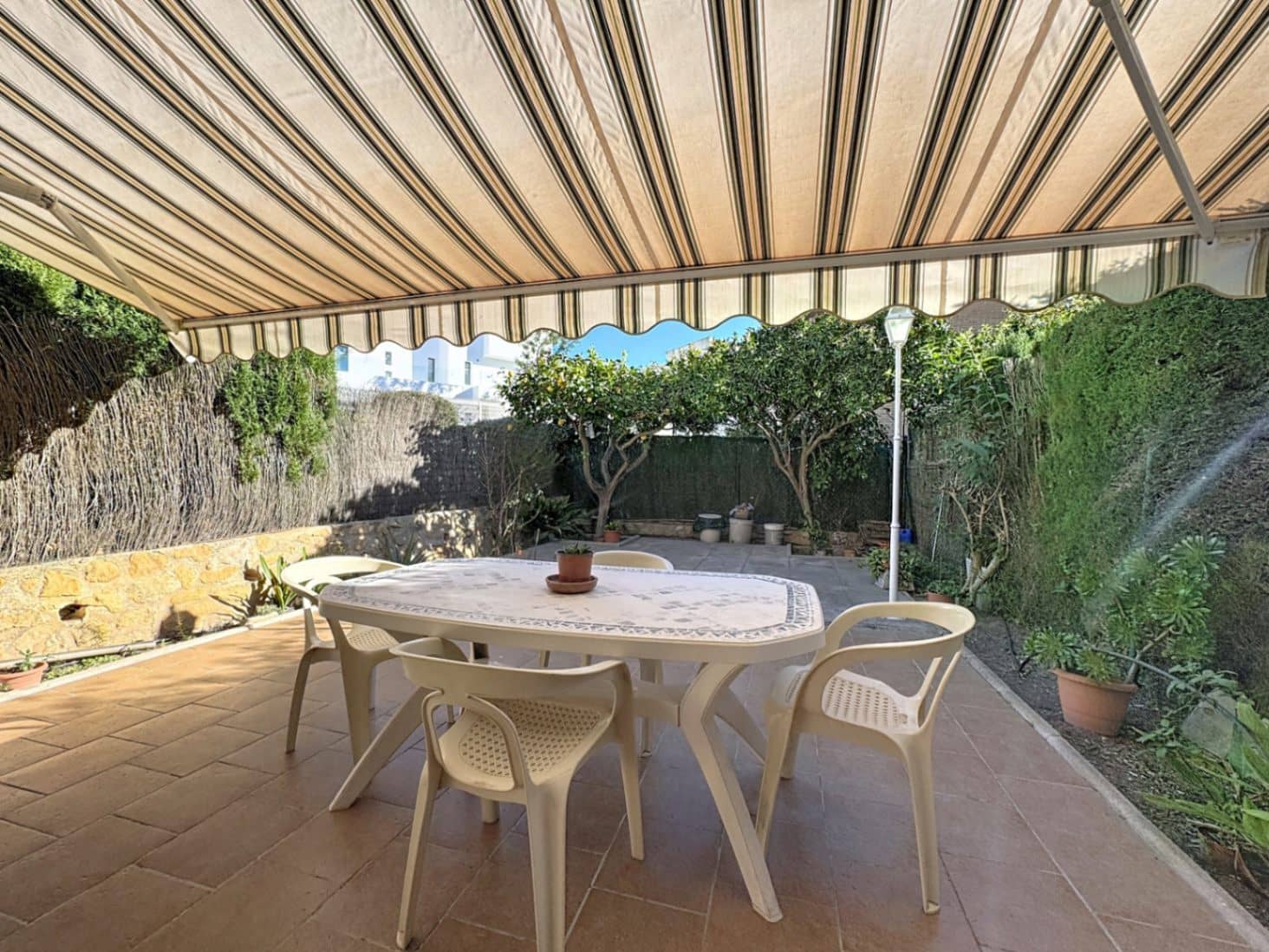 3 makuuhuone Bungalow myytävänä paikassa Albir mukana uima-altaan 
autotalli - 395 000 € (Ref: 9624044)