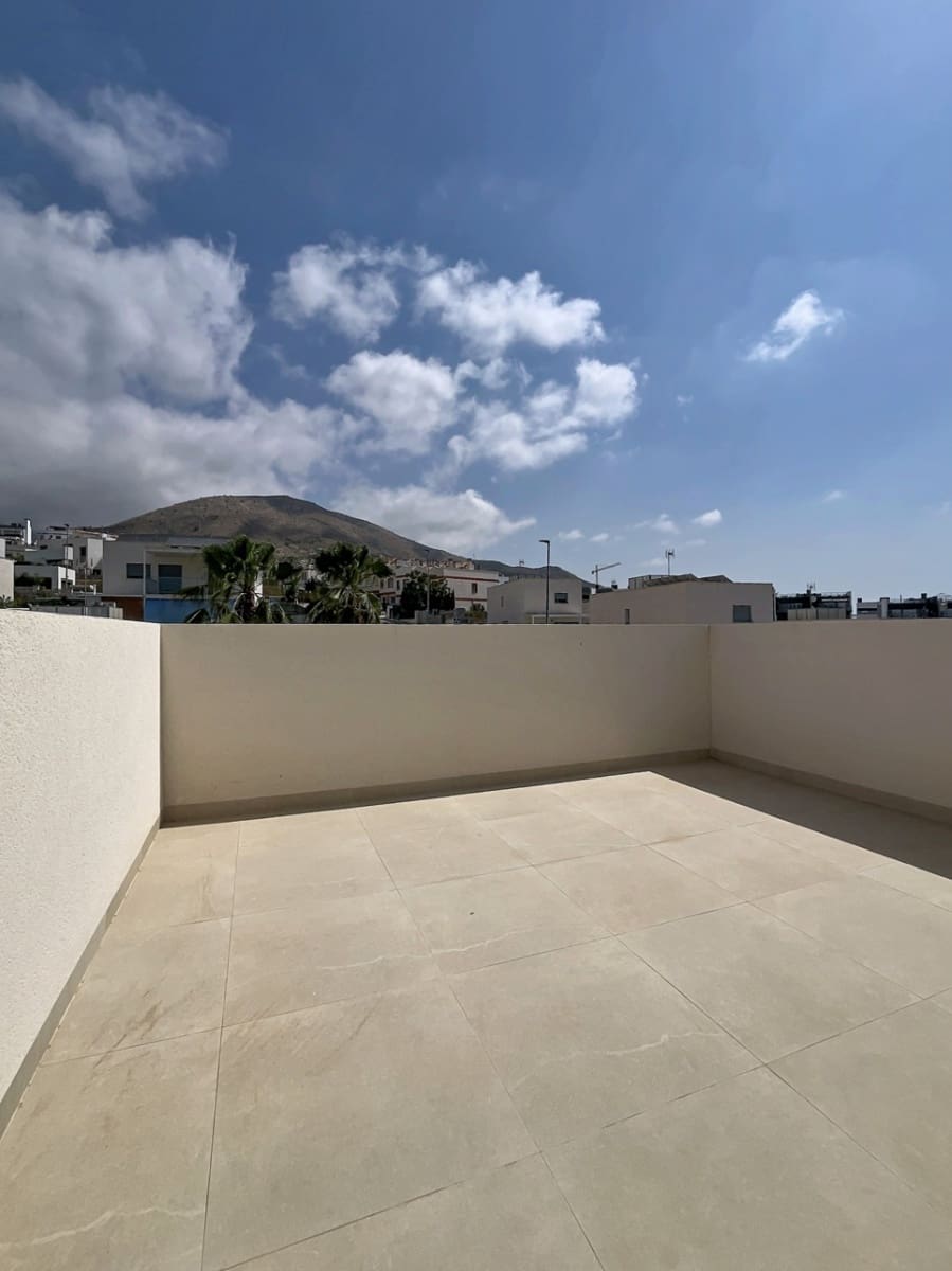 3 sypialnia Willa na sprzedaż w Finestrat z basenem garażem - 799 000 € (Ref: 9634722)