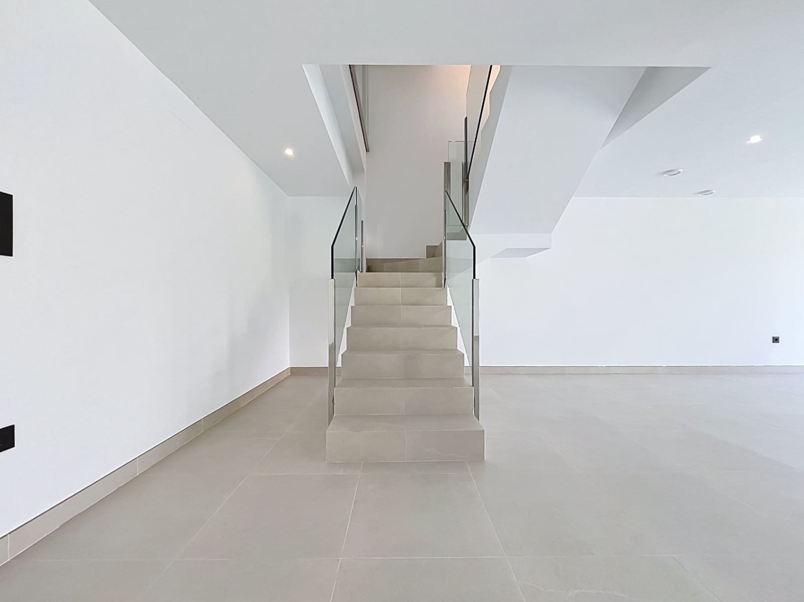 3 sypialnia Willa na sprzedaż w Finestrat z basenem garażem - 799 000 € (Ref: 9634722)