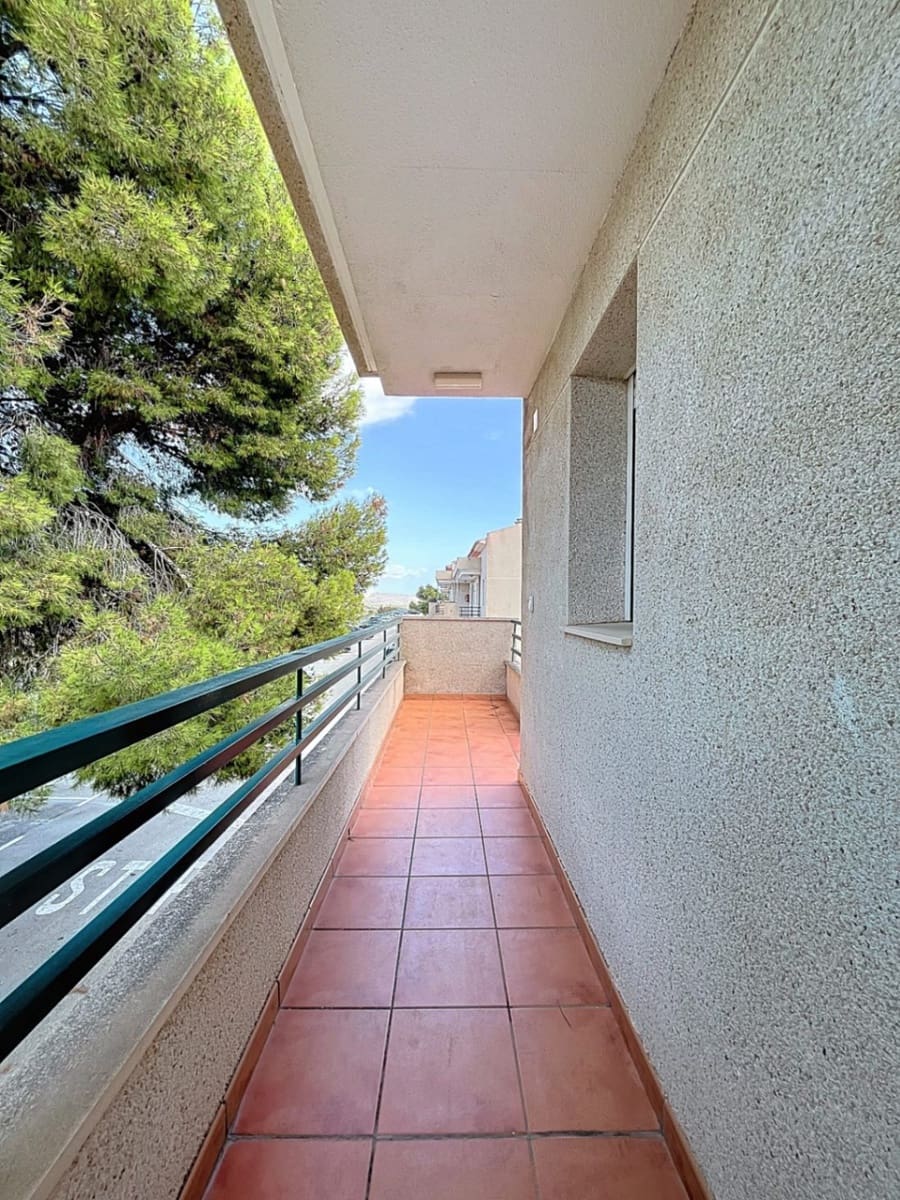 Apartamento de 1 habitación en La Nucia en alquiler con piscina garaje - 900 € (Ref: 9640944)