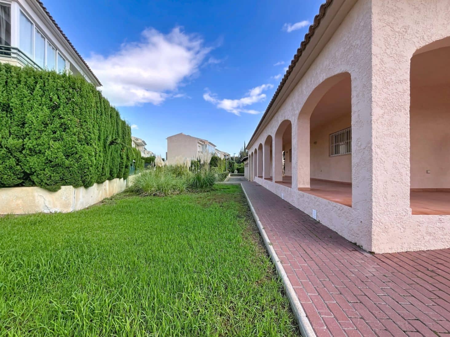 Apartamento de 1 habitación en La Nucia en alquiler con piscina garaje - 900 € (Ref: 9640944)