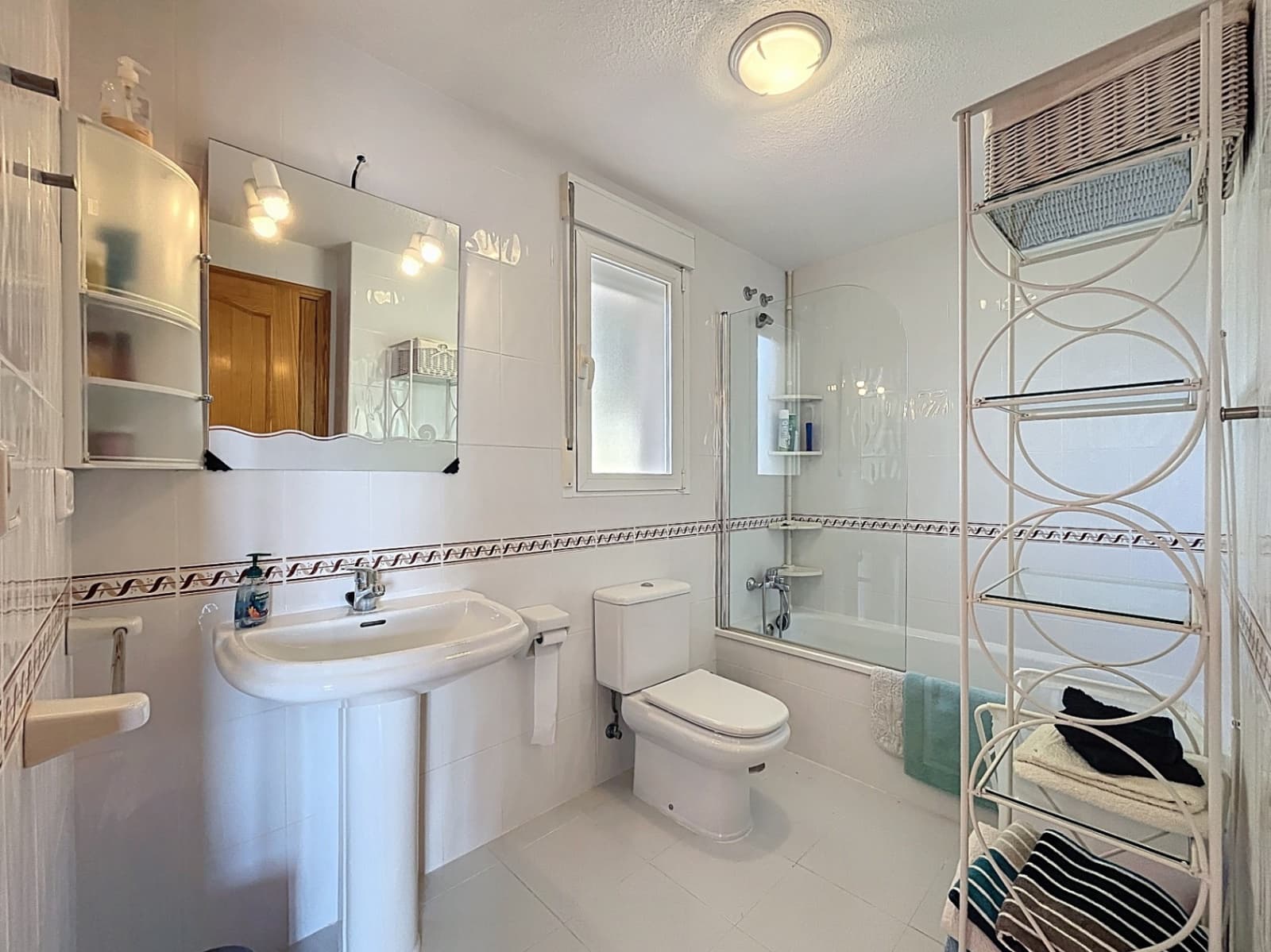 Apartamento de 1 habitación en La Nucia en alquiler con piscina garaje - 900 € (Ref: 9640944)