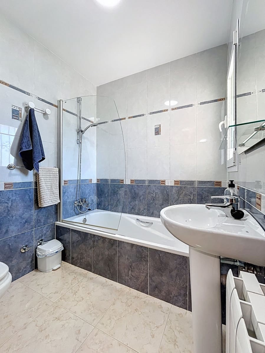 4 quarto Moradia para venda em Alfaz del Pi / L'Alfas del Pi com piscina garagem - 675 000 € (Ref: 9665498)