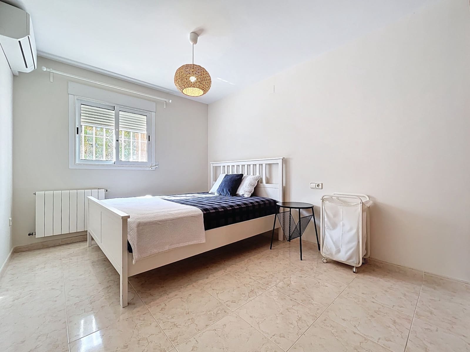 4 quarto Moradia para venda em Alfaz del Pi / L'Alfas del Pi com piscina garagem - 675 000 € (Ref: 9665498)