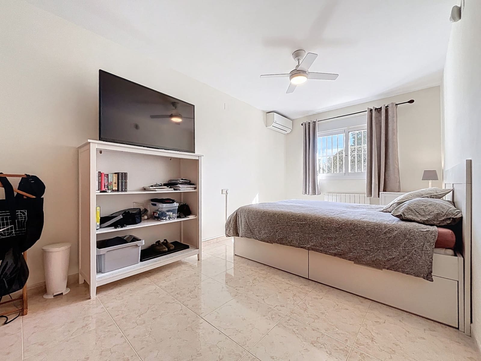 4 quarto Moradia para venda em Alfaz del Pi / L'Alfas del Pi com piscina garagem - 675 000 € (Ref: 9665498)