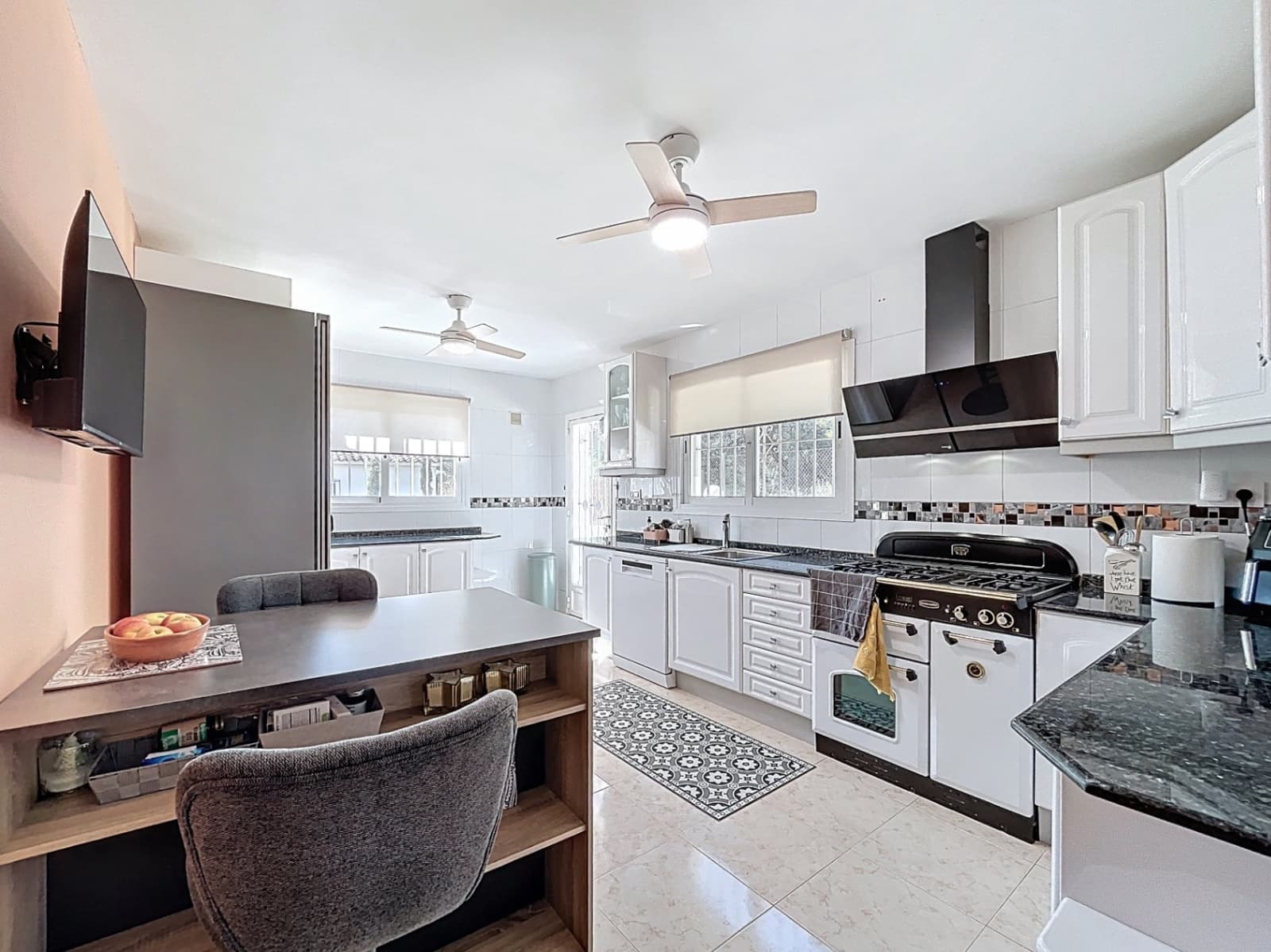 4 quarto Moradia para venda em Alfaz del Pi / L'Alfas del Pi com piscina garagem - 675 000 € (Ref: 9665498)