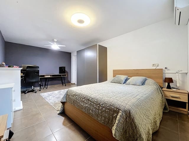 4 makuuhuone Huvila myytävänä paikassa Escandinavia - Cautivador, Alfaz del Pi / L'Alfàs del Pi mukana uima-altaan 
autotalli - 675 000 € (Ref: 9665498)