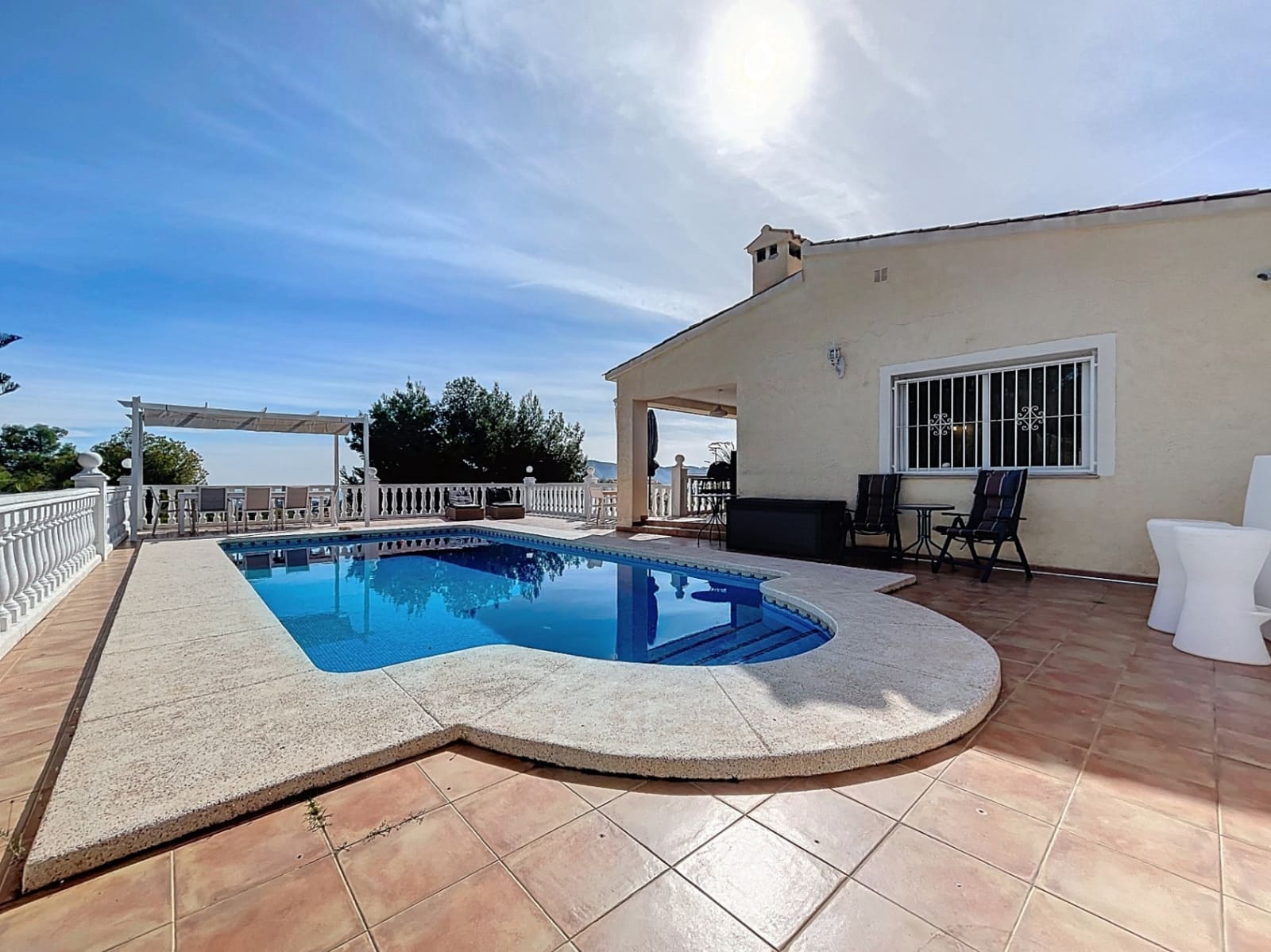 4 quarto Moradia para venda em Alfaz del Pi / L'Alfas del Pi com piscina garagem - 675 000 € (Ref: 9665498)