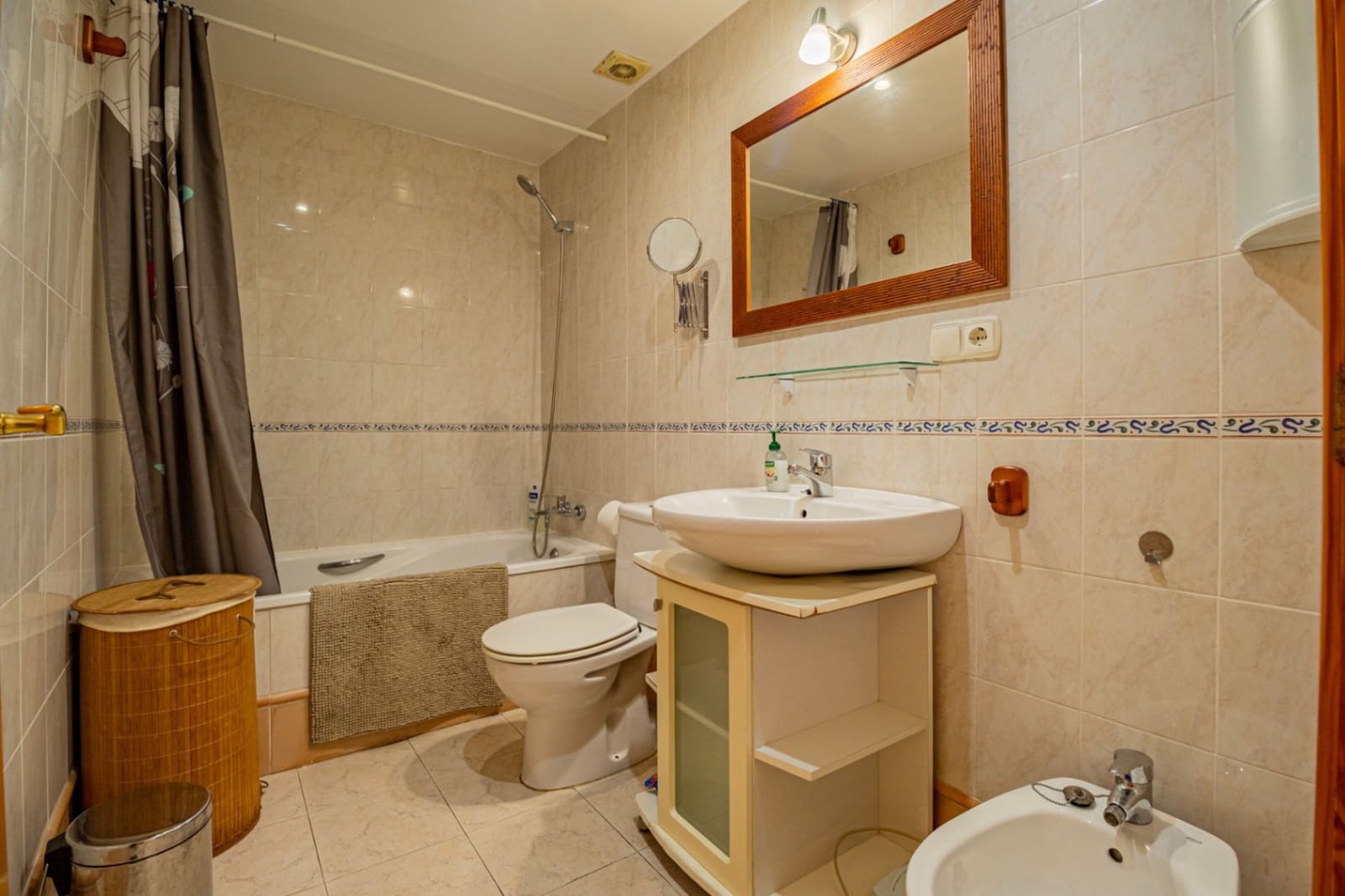 Apartamento de 2 habitaciones en Albir en alquiler con piscina garaje - 1.200 € (Ref: 9676434)