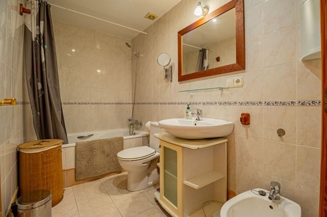 Apartamento de 2 habitaciones en Albir, Alfaz del Pi / L'Alfàs del Pi en alquiler con piscina garaje - 1.200 € (Ref: 9676434)