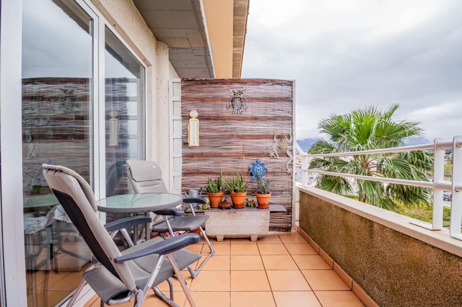 Apartamento de 2 habitaciones en Albir en alquiler con piscina garaje - 1.200 € (Ref: 9676434)