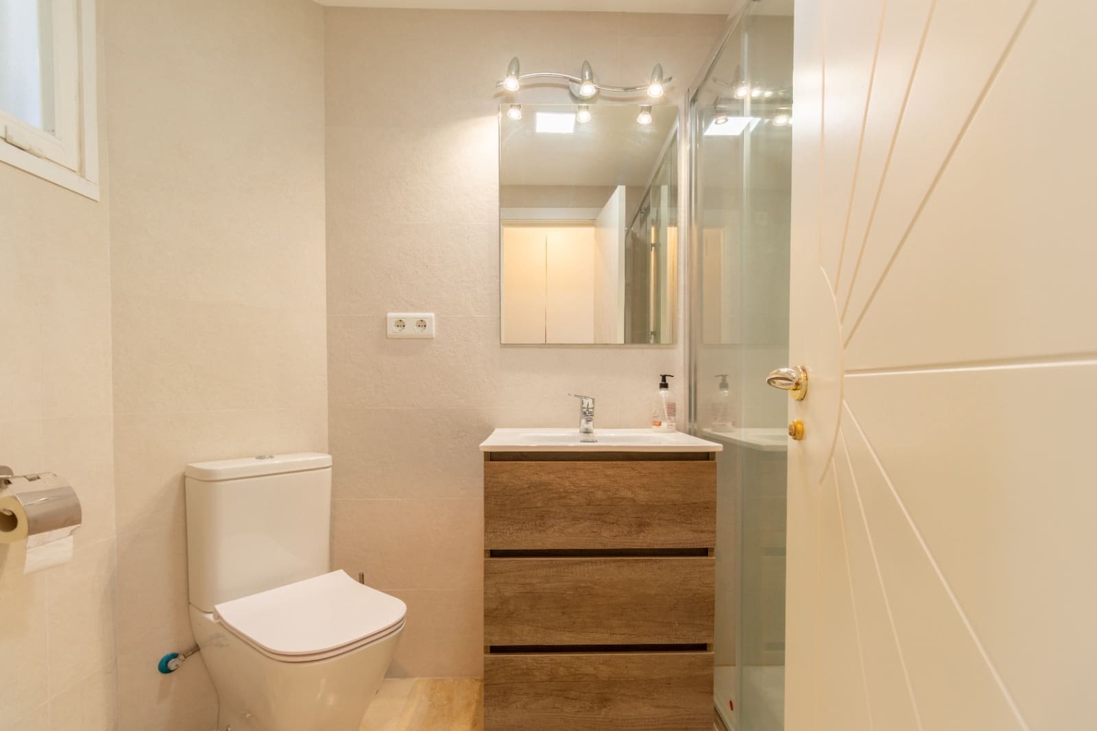 2 soveværelse Lejlighed til salg i Benidorm med swimmingpool - € 349.000 (Ref: 9694175)