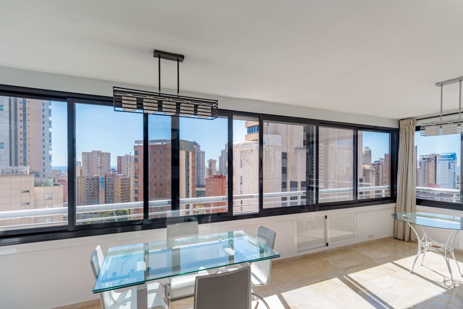 2 soveværelse Lejlighed til salg i Benidorm med swimmingpool - € 349.000 (Ref: 9694175)