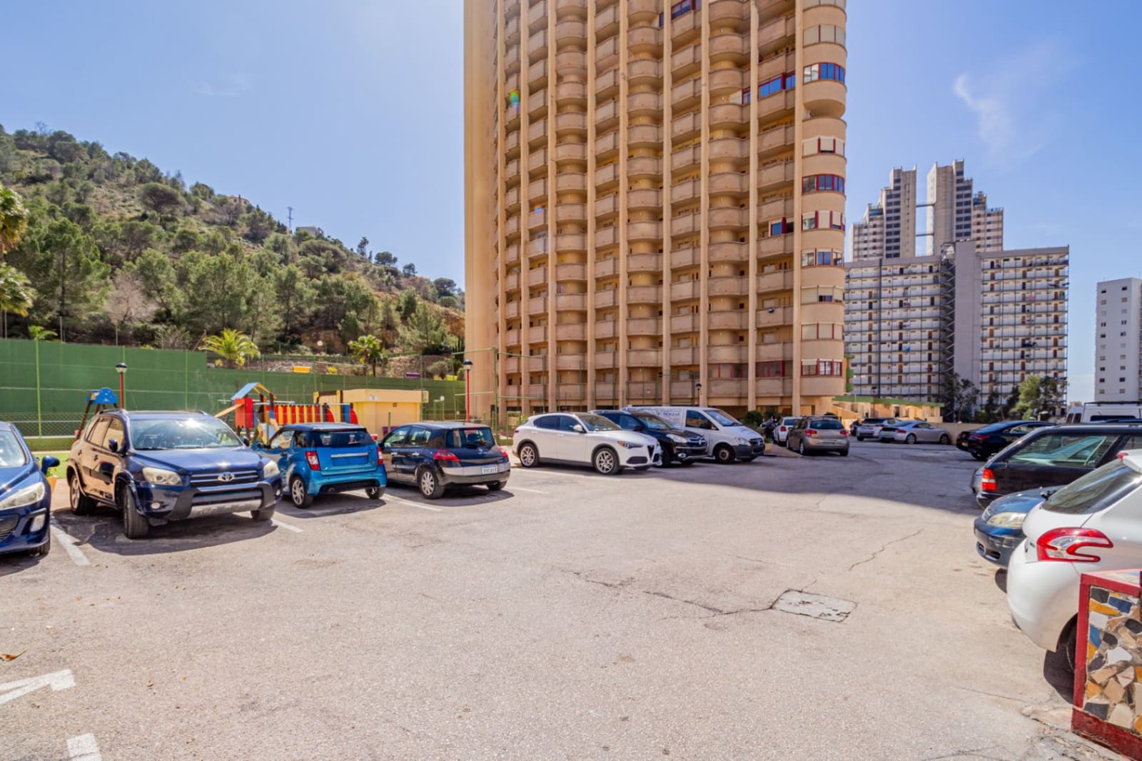 2 slaapkamer Appartement te koop in Benidorm met zwembad garage - € 229.900 (Ref: 9733373)