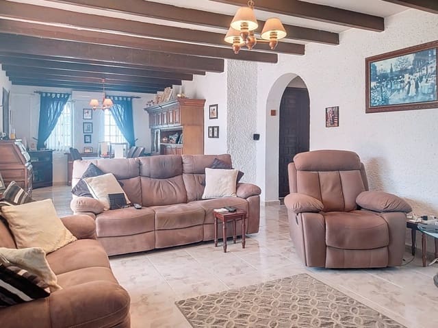 5 soveværelse Villa til salg i La Nucia Pueblo  , La Nucia med swimmingpool garage - € 525.000 (Ref: 9740457)