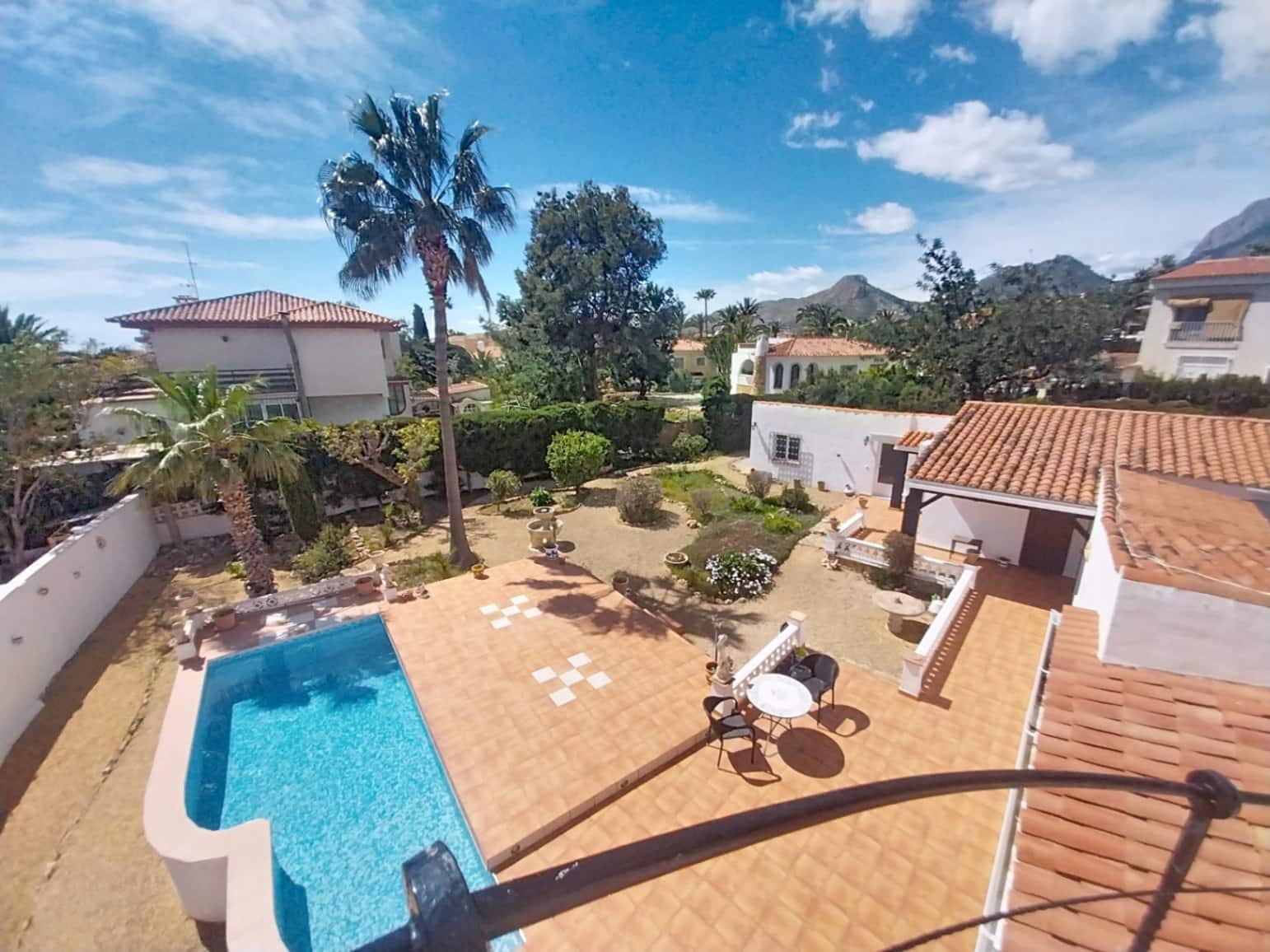 5 Zimmer Villa zu verkaufen in La Nucia mit Pool Garage - 525.000 € (Ref: 9740457)