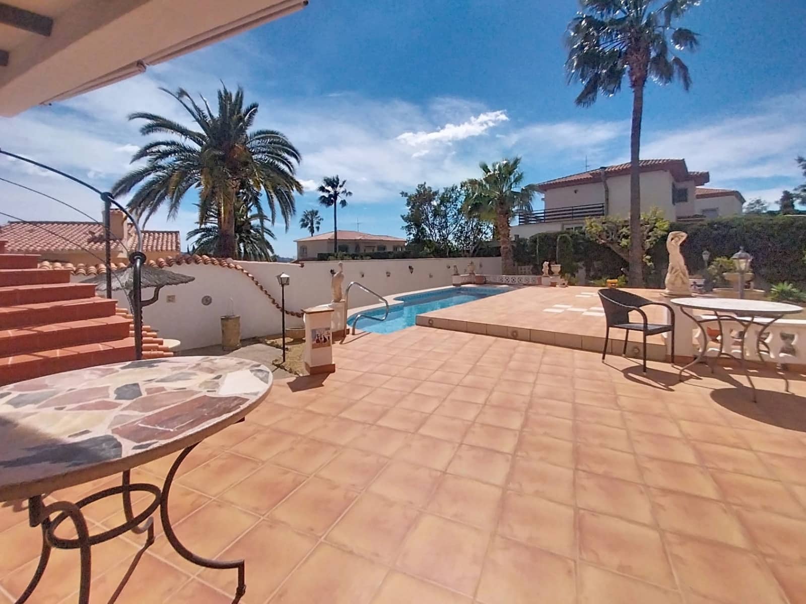 5 Zimmer Villa zu verkaufen in La Nucia mit Pool Garage - 525.000 € (Ref: 9740457)