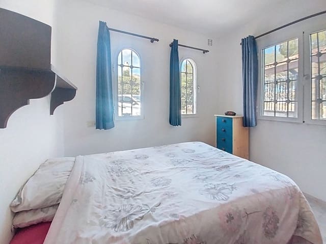 5 soveværelse Villa til salg i La Nucia Pueblo  , La Nucia med swimmingpool garage - € 525.000 (Ref: 9740457)