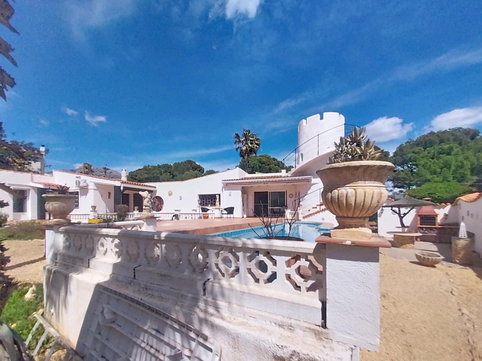 5 Zimmer Villa zu verkaufen in La Nucia mit Pool Garage - 525.000 € (Ref: 9740457)