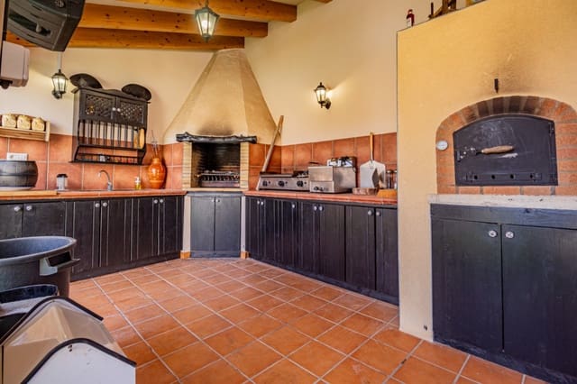 6 slaapkamer Villa te huur in Pueblo - Urbanizaciones, Alfaz del Pi / L'Alfàs del Pi met zwembad garage - € 2.800 (Ref: 9766820)