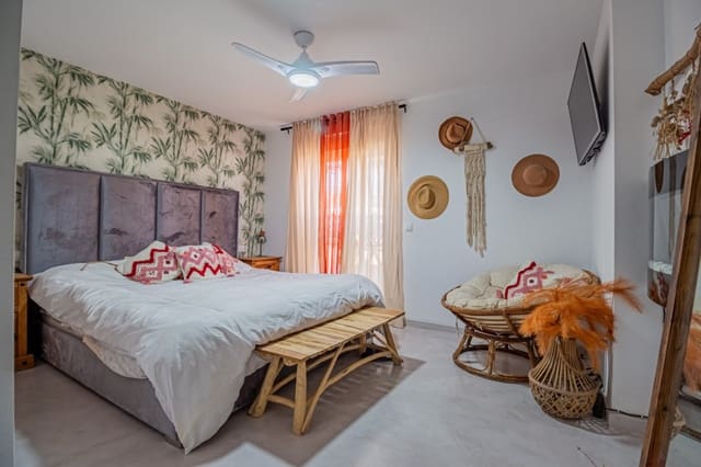 6 slaapkamer Villa te huur in Pueblo - Urbanizaciones, Alfaz del Pi / L'Alfàs del Pi met zwembad garage - € 2.800 (Ref: 9766820)