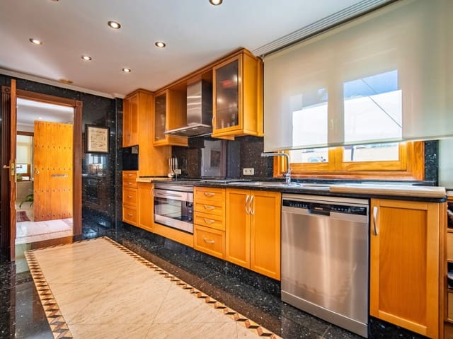 5 soverom Villa til salgs i Albir, Alfaz del Pi / L'Alfàs del Pi med svømmebasseng garasje - € 1 100 000 (Ref: 9766821)