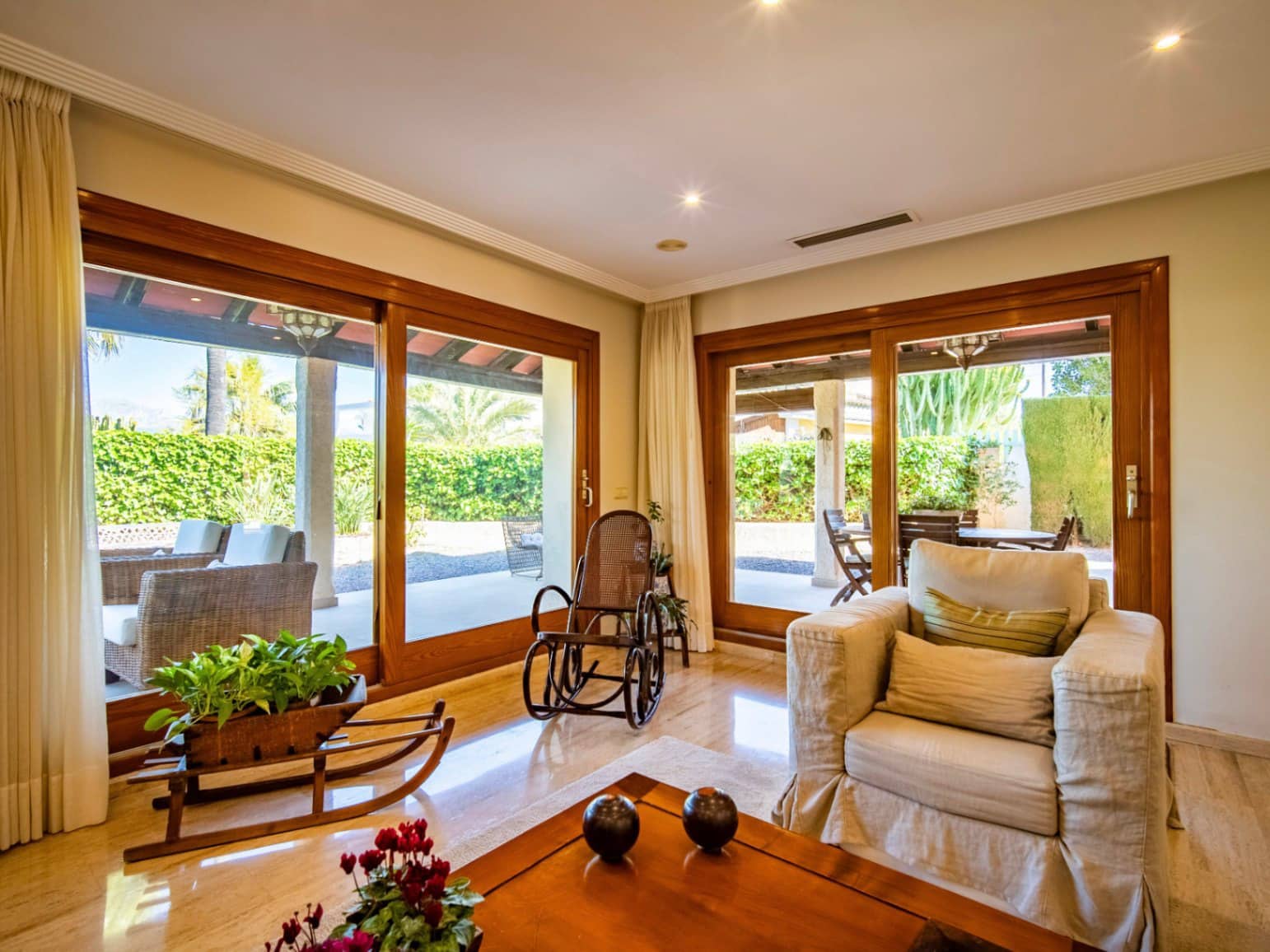 5 soverom Villa til salgs i Albir med svømmebasseng garasje - € 1 100 000 (Ref: 9766821)