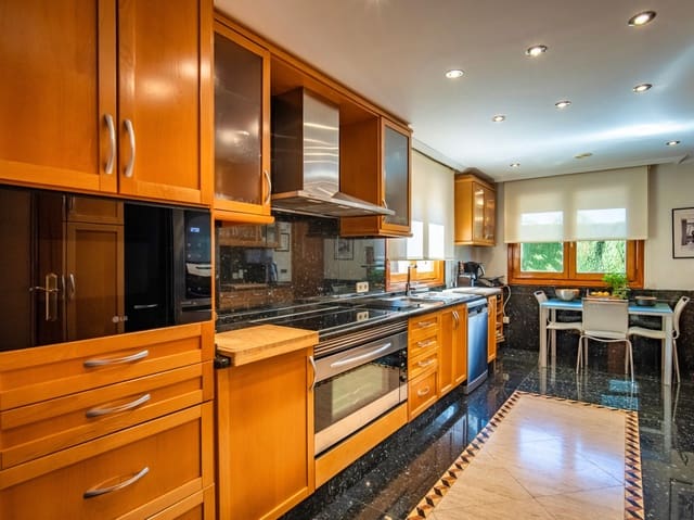 5 soverom Villa til salgs i Albir, Alfaz del Pi / L'Alfàs del Pi med svømmebasseng garasje - € 1 100 000 (Ref: 9766821)